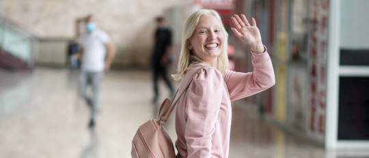 10 façons de dire au revoir comme un vrai Français !