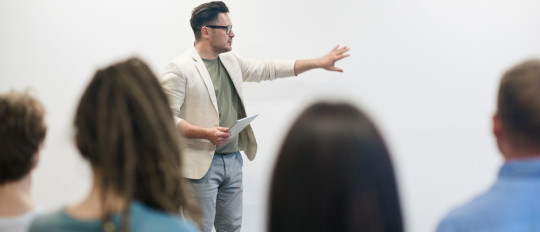 Comment améliorer son français avec des activités simples ?